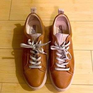 Pikolinos women’s shoes size 9 or 39